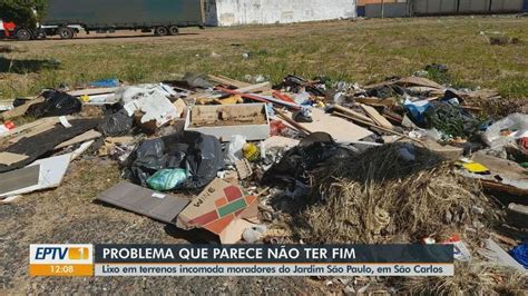 Terreno Baldio Vira Lix O A C U Aberto Em Bairro De S O Carlos E Gera