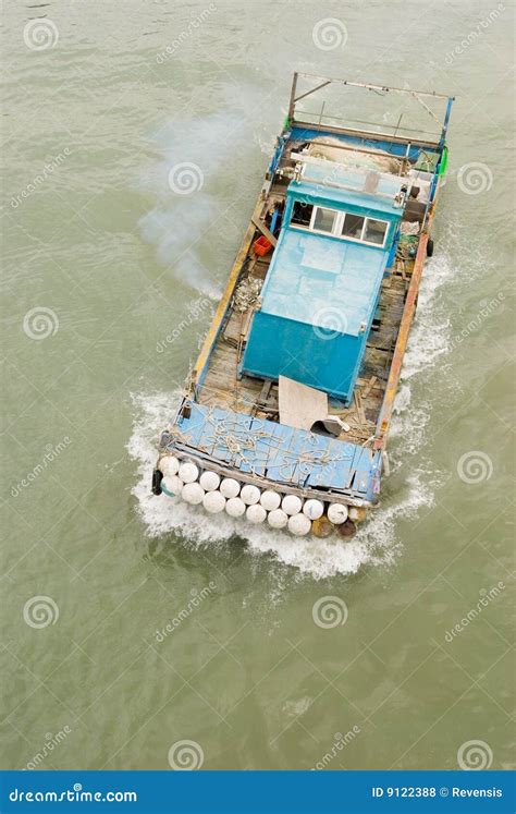 Barco Dos Peixes Foto De Stock Imagem De Vila Peixes