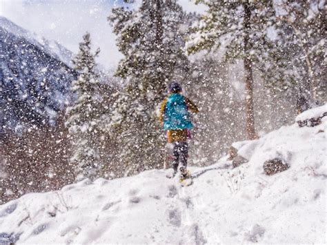 Snowshoeing For Beginners The Complete Guide Northern Lites Outdoors