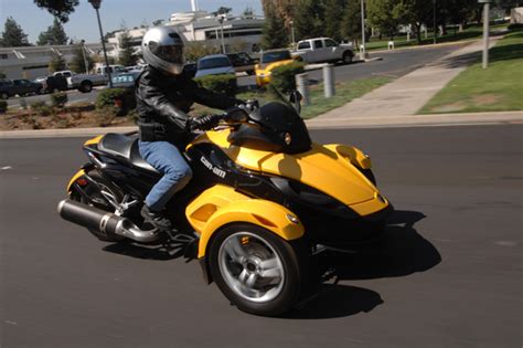 Can-Am Spyder Reviews - Women Riders Now