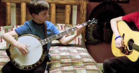 9 Year Old Begins ‘dueling Banjos Then His Two Brothers Join In And