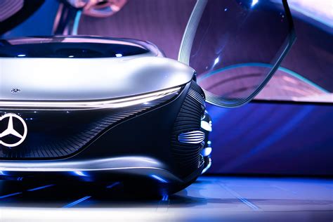 Mercedes Benz Unveils An Avatar Themed Concept Car With Scales