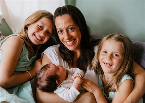 Wochenbett Reportage zu Hause Sandra Weiß Fotografie