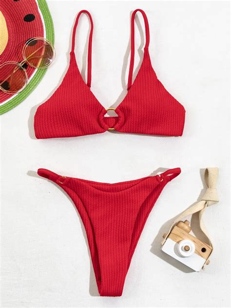 SHEIN Swim Conjunto de bikini texturizado Sujetador con aros y bottom de tanga Traje de baño de