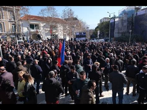 E PLOTË Pas 2 orë e gjysmë mesazhe kundër qeverisë mbyllet protesta e