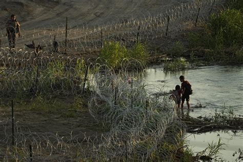 Illegal Crossings On The Us Mexico Border Rose In July But Were Still Down From Last Year