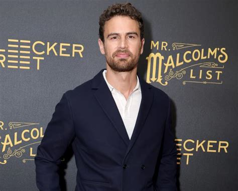 Theo James Didn T Want To Be Distracting With His Nude Scene In White Lotus But Then The