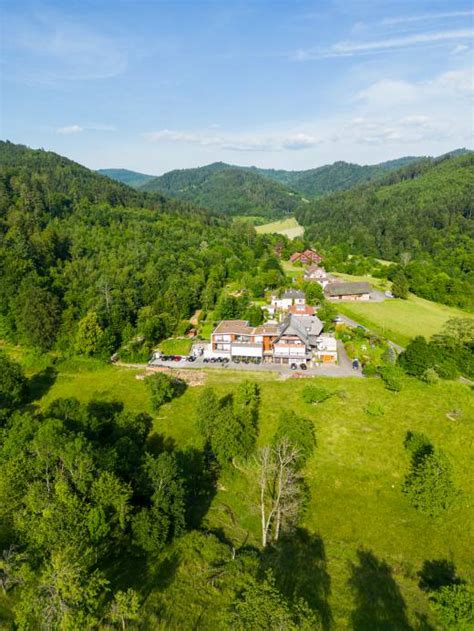 Weinerlebnis Kulinarik Im Schwarzwald Weinhotel Pfeffer Salz