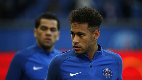 Le Footballeur Neymar Opéré Avec Succès Du Pied Au Brésil Rtbf Actus