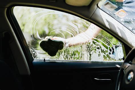 How To Clean Car Windows Without Streaks Go To Guide