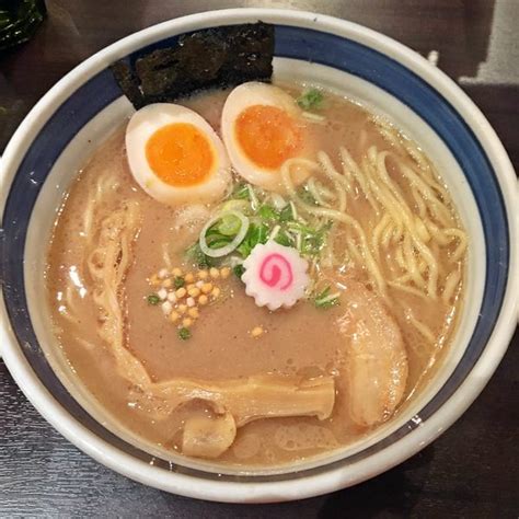 『煮玉子らー麺 880円』東京駅 斑鳩のレビュー ラーメンデータベース