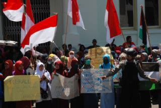 Unjuk Rasa Dukung Kemerdekaan Palestina Di Gedung Merdeka Datatempo