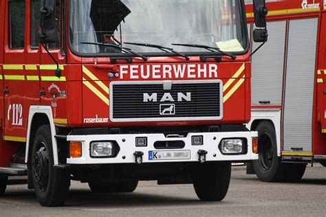 Images Gratuites Voiture Un Camion Rouge Feu Signal Camion De