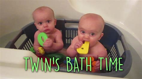 Adorable Twins Bath Time Washtv Youtube