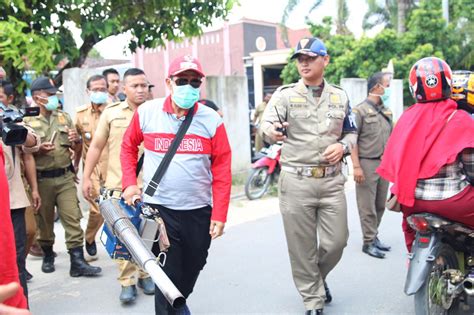 Bupati Loekman Lakukan Fogging Di Daerah Rawan Antisipasi DBD Duta