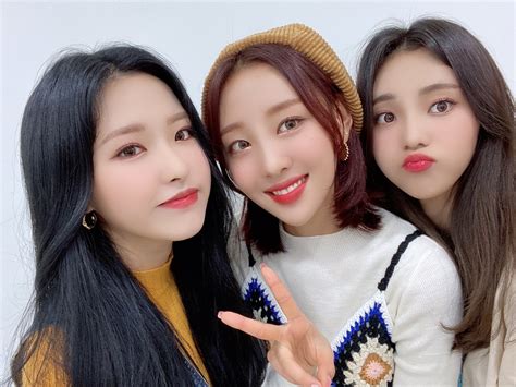 Son Hyeju Hyejoo And Jung Jinsoul Image 8846973 On