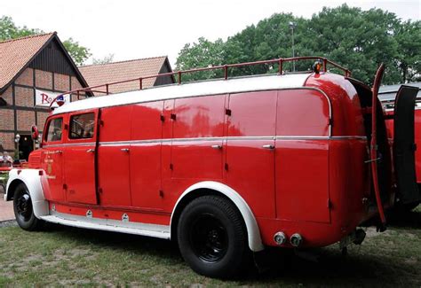 Mercedes Benz Feuerwehren Tanklösch und Löschfahrzeug Oltimer