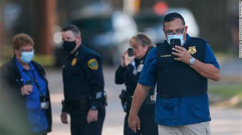 Houston Police Officer Killed In Apartment Complex Shooting Cnn