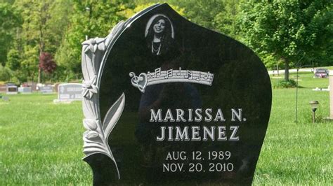 5 Headstone Designs For Music Lovers