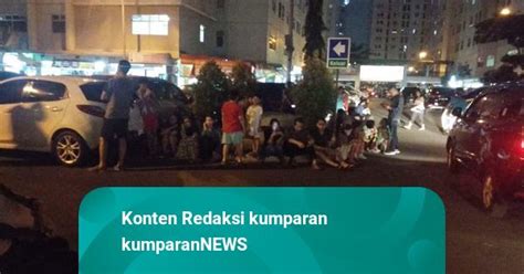 Foto Kepanikan Warga Di Kalibata City Saat Gempa Kumparan