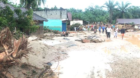 Banjir Bandang Hanyutkan Rumah Warga Padang Lawas Bicaraindonesia Net