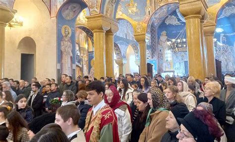 Mitropolit Joanikije Slu Io Liturgiju Na Badnji Dan U Hramu Svetog