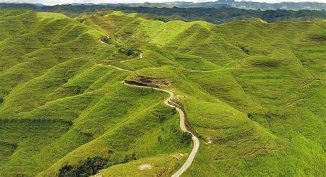 bukit tanarara sumba keindahan alam  menawan  ntt bookingtogo