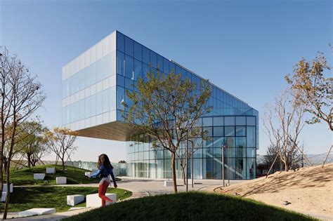 cantilevered showroom by SPARK displays mixed-use beijing development