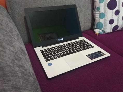 Laptop Asus X Sa Intel Celeron N Putih Gb Hdd Normal Inch