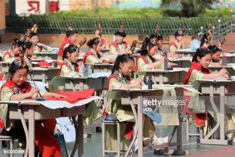 Primary School Students Attend Calligraphy Competition In Huaibei