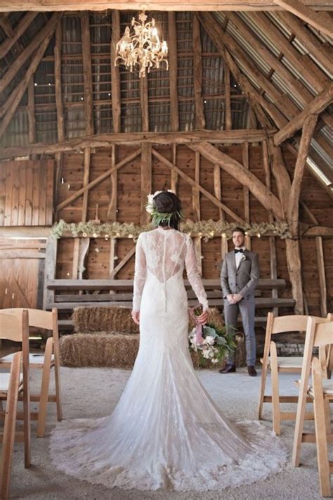 27 Stunning Barn Wedding Dresses - Weddingomania