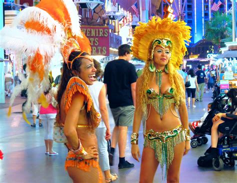 Ladies On Fremont Street Las Vegas Matthew Straubmuller Flickr