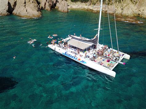 Paseo en Catamarán desde Lloret del Mar por la Costa Brava desde 22