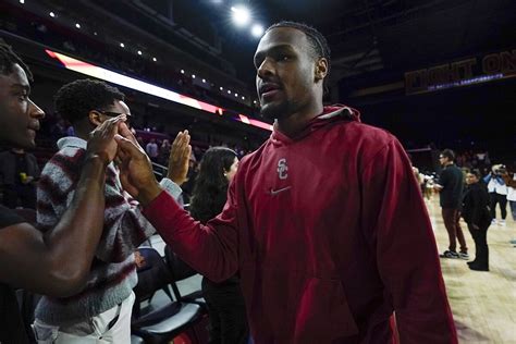 Bronny James recibe alta médica para volver al basquetbol tras