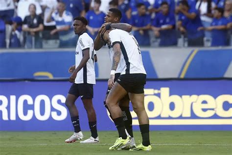 Intervalo Júnior Santos destaca equilibrío em Cruzeiro x Botafogo