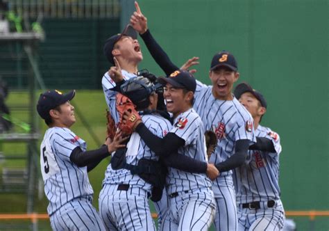 【2019秋季高校野球北海道大会】決勝＝白樺学園12－8札幌日大 写真特集514 毎日新聞