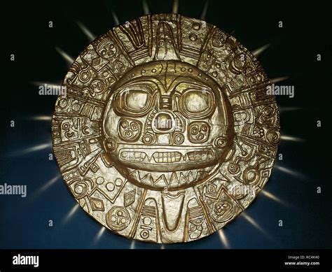 Sun god gold disc hi-res stock photography and images - Alamy