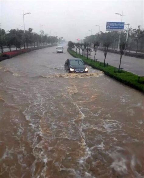 图集直击 全国多地暴雨：南京全城看海，湖北咸宁断水断电快看澎湃新闻 The Paper