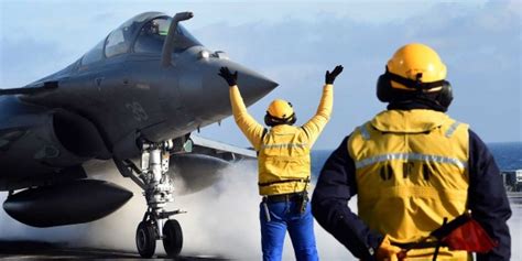 Rafale le Qatar commande vingt quatre avions à la France