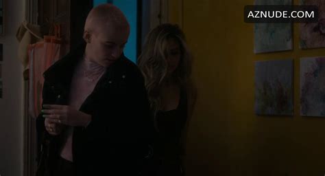 MIA ARTEMIS Nude AZNude