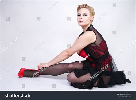 Cute Short Hair Blonde Girl Curvy Stock Photo 1433063237 Shutterstock