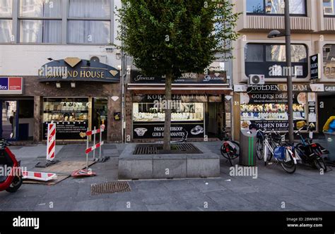 Diamond district of antwerp hi-res stock photography and images - Alamy