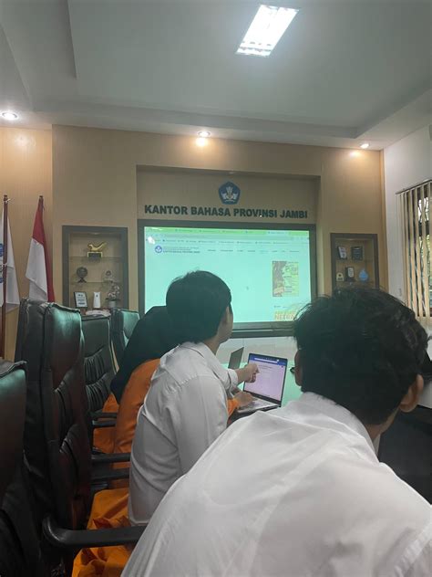 Serah Terima Mahasiswa Magang Studi Sistem Informasi Fakultas Sains