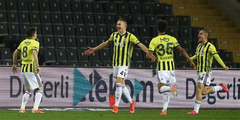 Fenerbahçe Kadıköy de Kasımpaşa yı 3 golle yıktı