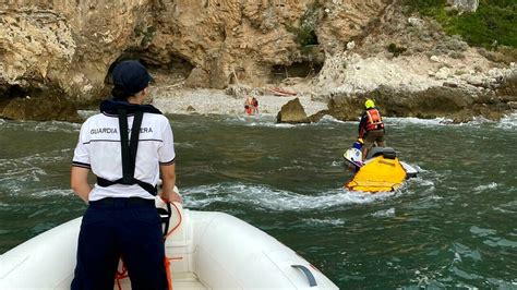 Famigliola Di Ferentino Si Mette Nei Guai Su Una Spiaggetta Al Circeo