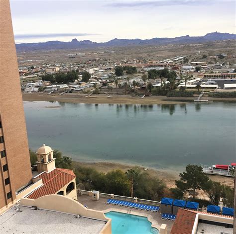 Laughlin Buzz A Tour Of A South Tower Room At Harrahs Laughlin