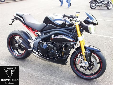 Umgebautes Motorrad Triumph Speed Triple R von Motorradhaus Löhmer GmbH