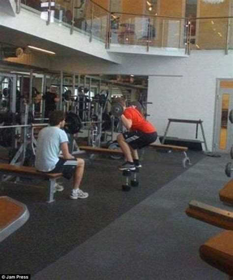 Funny Pictures Of The Biggest Gym Fails Ever Daily Mail Online