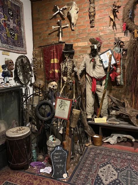 New Orleans Voodoo Museum & Voodoo Tours