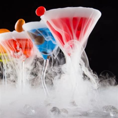 Top 25 Spellbinding Dry Ice Cocktails!